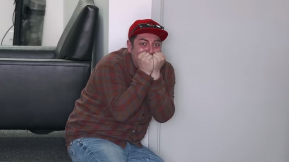 Un hombre que vivía en su auto ganó 250.000 dólares en la lotería Image result for vivia en un auto gato 250 mil dolares