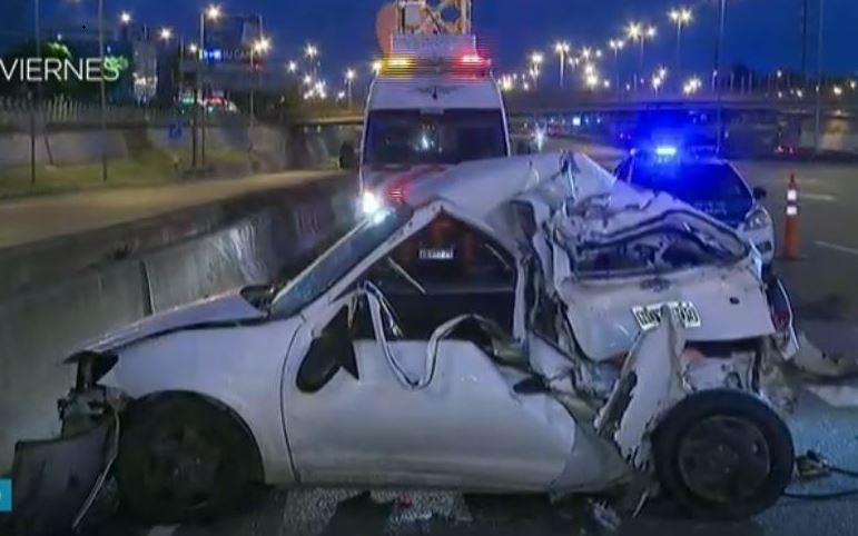 Grave Accidente En La Panamericana: Chocaron Un Auto Y Un Camión ...