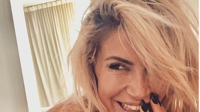 Florencia Peña festejó sus 45 años desnuda y apenas tapada con el pelo - Telefé Noticias