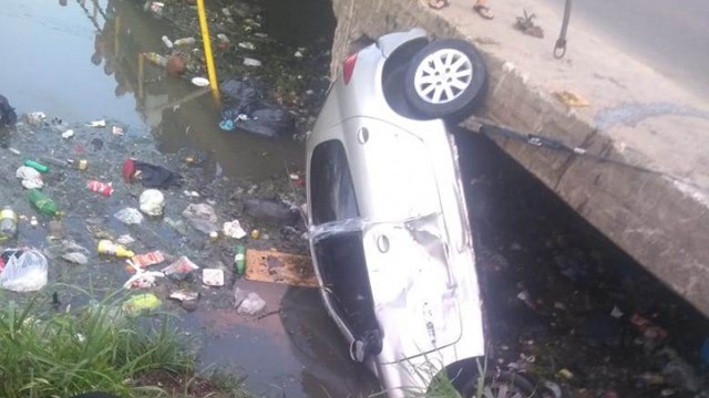 Quilmes: una mujer murió al caer su auto a un arroyo - Telefé Noticias