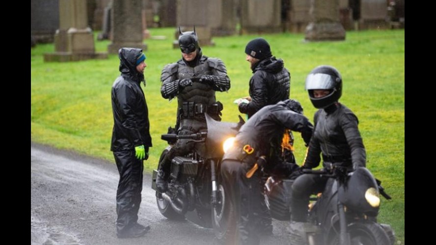 Se filtraron las primeras imágenes del traje y la moto del nuevo Batman -  Telefe Santa Fe