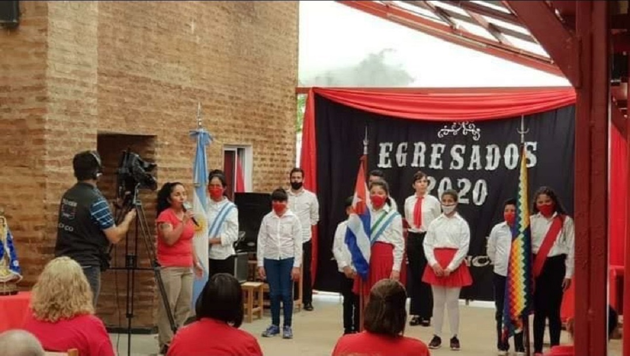 Video pol mico una escuela de Chaco homenaje al Che Guevara en