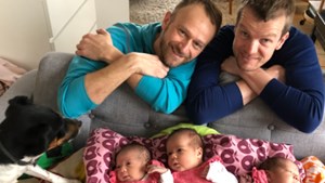 Madres sustitutas dieron a luz casi al mismo tiempo y pareja gay tuvo Madres sustitutas dieron a luz casi al mismo tiempo y pareja gay tuvo