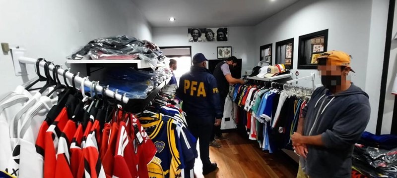 Incautaron ropa deportiva valuada en más de un millón de pesos en showrooms  del centro - InfoMardel