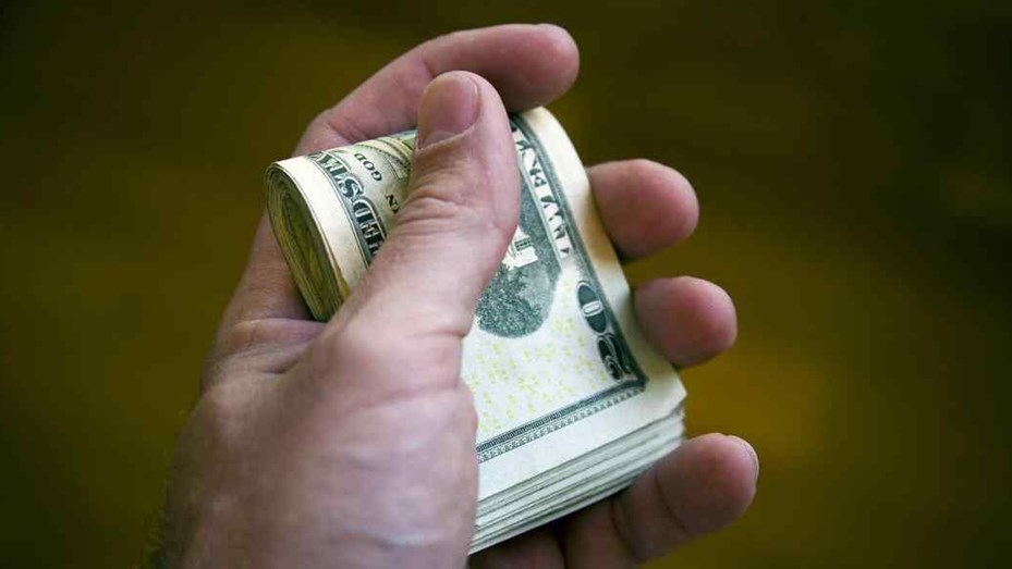 dolares