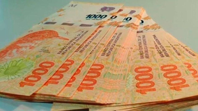 los-billetes-con-errores-tambien-cotizan-por-las-nubes-venden-por-20000-uno-de-1000-pesos-con-una-fa