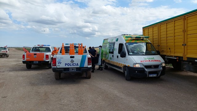 Falleció un camionero en la Ruta 33. - Info Pigüé 4 - WebRadio Gratis f085792c 67e6 46f9 b1e3 ce470682ebdd - EsTuRadio - WebRadio Gratis
