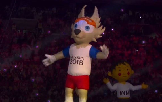 Las mascotas de todos los Mundiales le dieron color y nostalgia a la fiesta 43