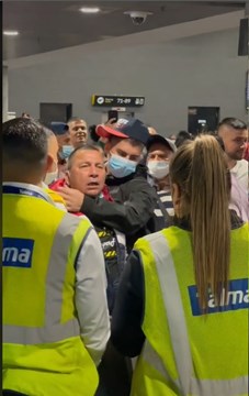 Fueron de vacaciones, la aerolínea quebró y quedaron varados en Colombia: "No damos más" 2 viva air