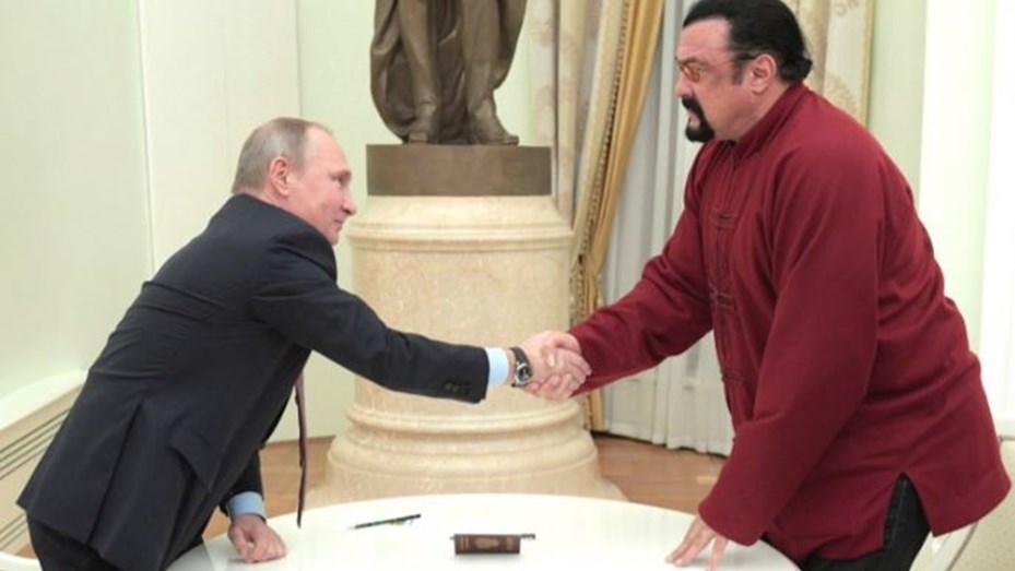 Vladimir Putin le concedió a Steven Seagal la “Orden de la Amistad” 1 seagal