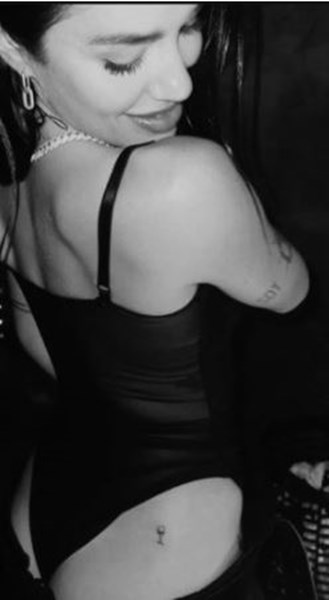 Lali Espósito fue a un casamiento y se tatuó en una zona íntima 1 lali2