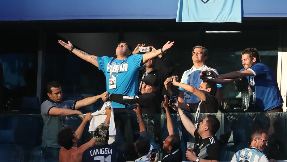 A tres años de la muerte de Maradona: ícono nacional por excelencia 41 e-card