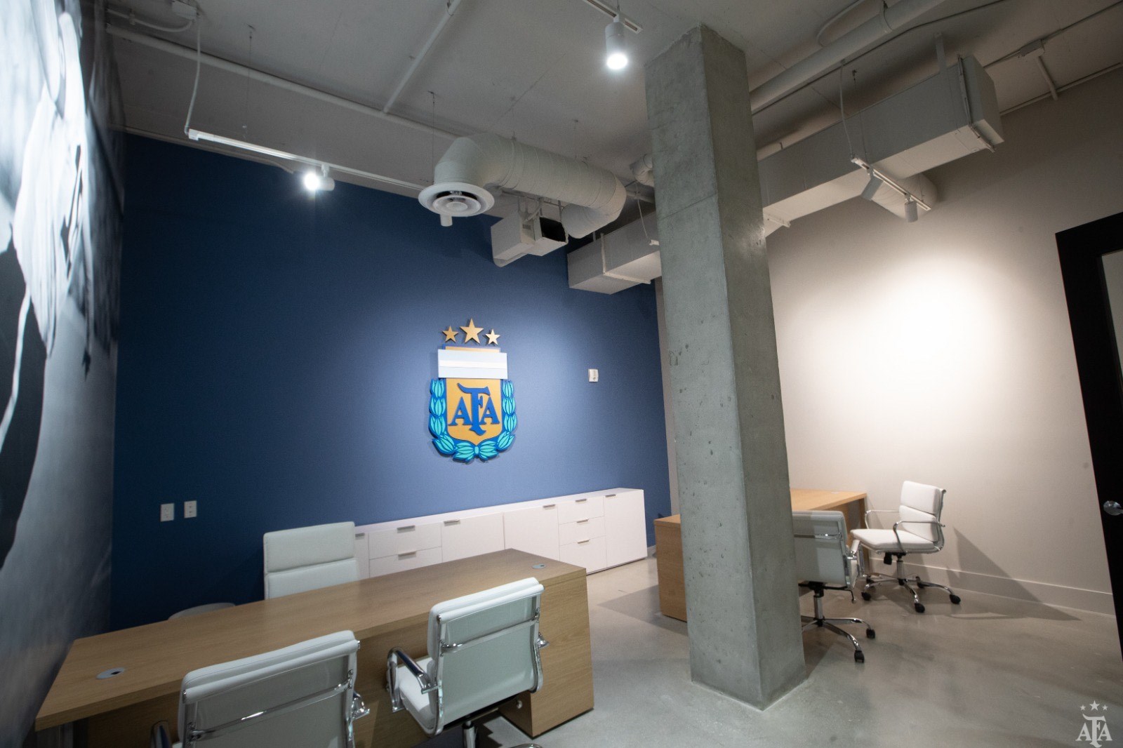 Tapia inauguró oficinas de la AFA en Miami 2 afa