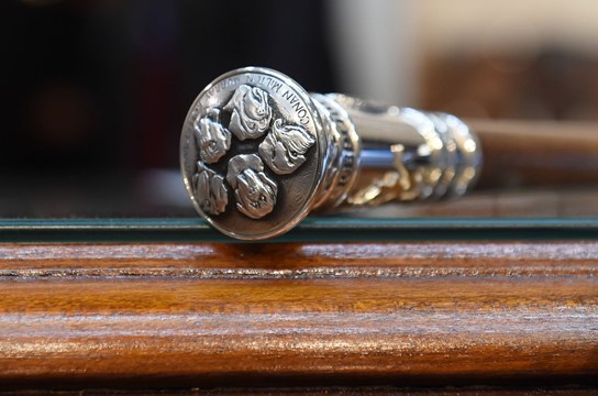 Detalle perruno y polémica con Pallarols por el bastón del presidente 1 1702248607231210724