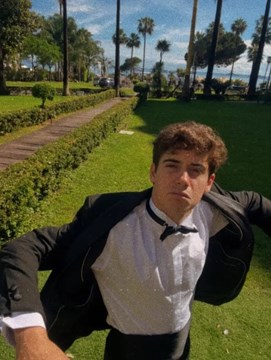 Colapinto en el Festival de Cannes: "Hoy aprendí lo que es un smoking y un moño" 2 colapinto francia 3