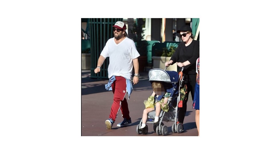 Adele viste a su hijo Angelo como princesa de Frozen y estallan las redes sociales - Telefe Noticias Adele viste a su hijo Angelo como princesa de Frozen y estallan las redes sociales - Telefe Noticias
